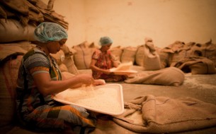 Grains cleaning process in Mangalore Akshaya Patra Kitchen